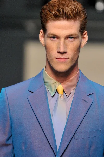 Look 64
